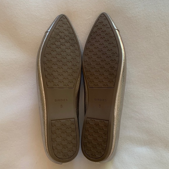 Birdies Silver Leather Pointy Toe Flats - Picture 5 of 8